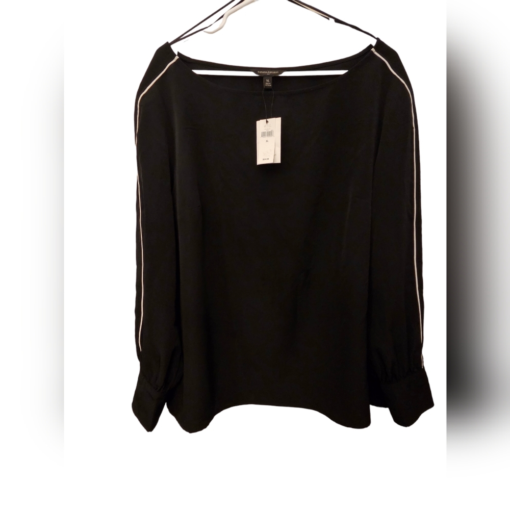 Banana Republic, New Top